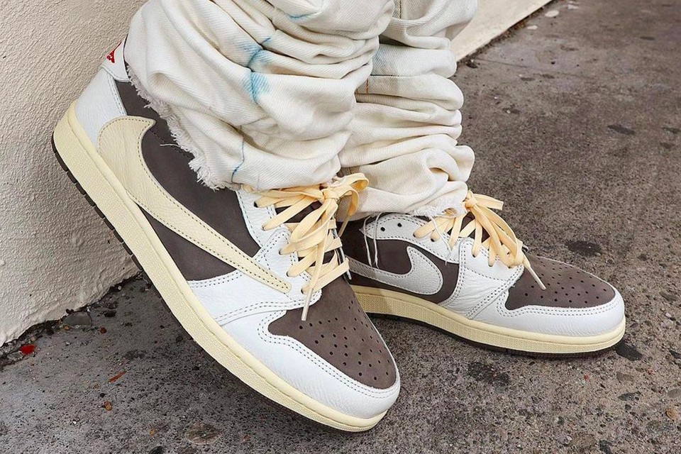 Jordan 1 Travis Scott Reverse Mocha